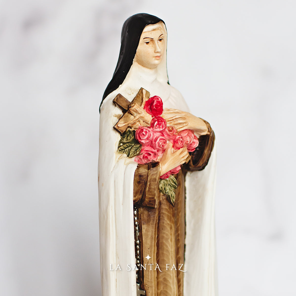 Estatuilla de Santa Teresita de Lisieux