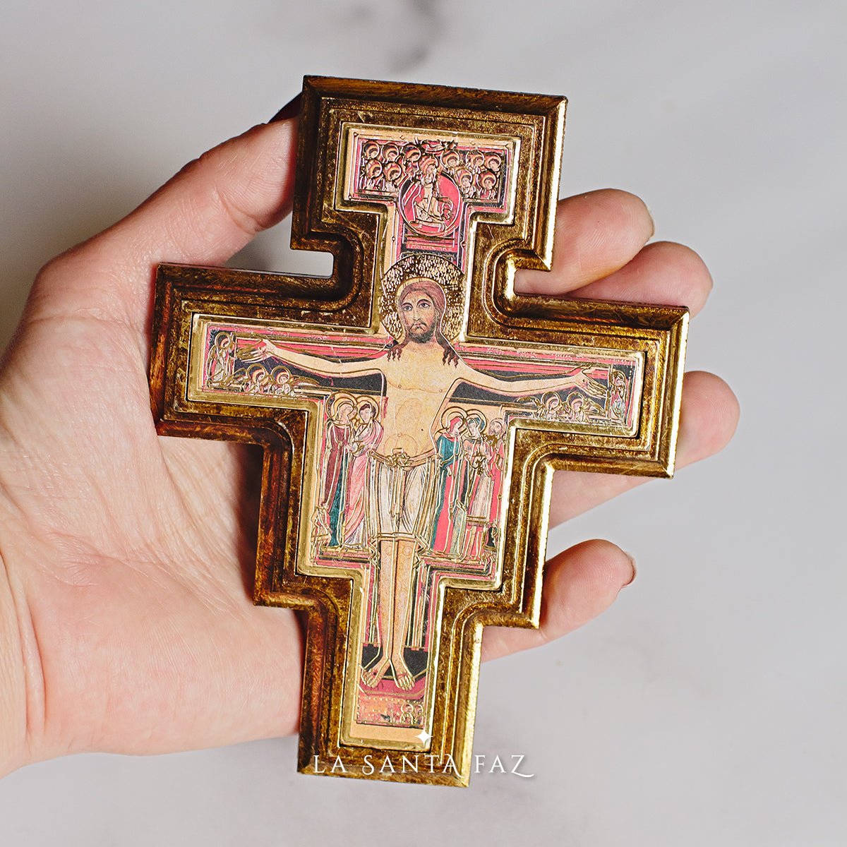 Crucifijo de San Damián dorado a la hoja