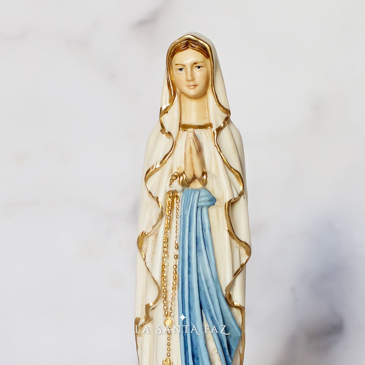 Estatuilla de la Virgen de Lourdes